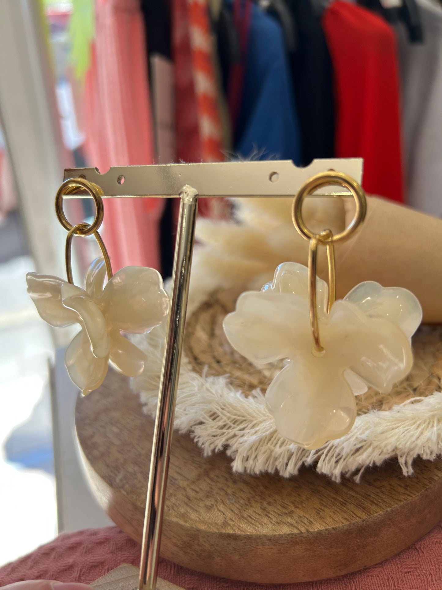 Boucles d’oreilles Solange blanc cassé
