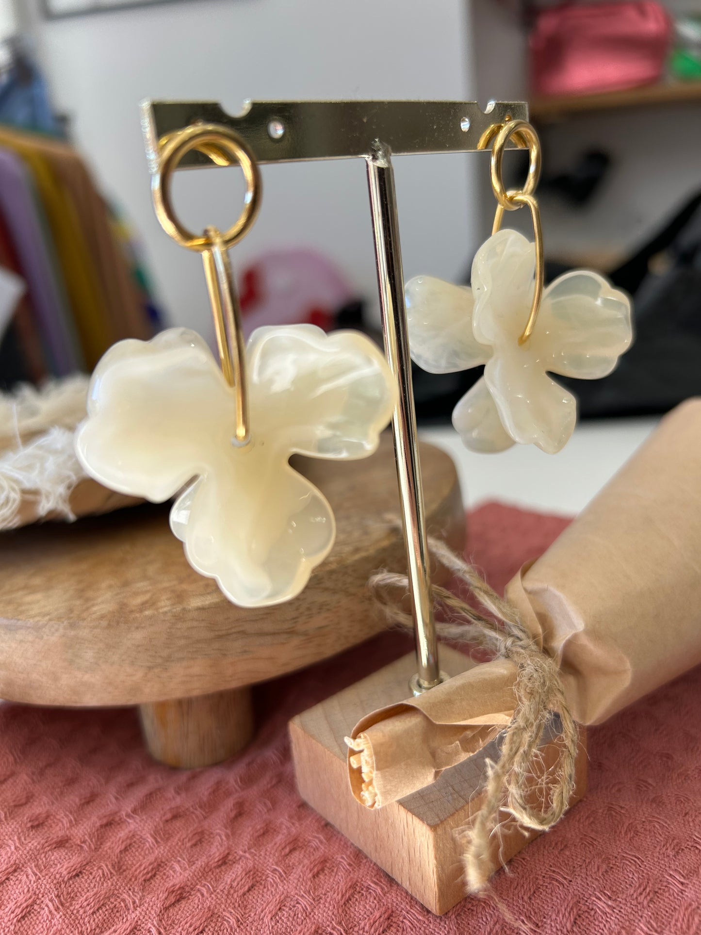 Boucles d’oreilles Solange blanc cassé