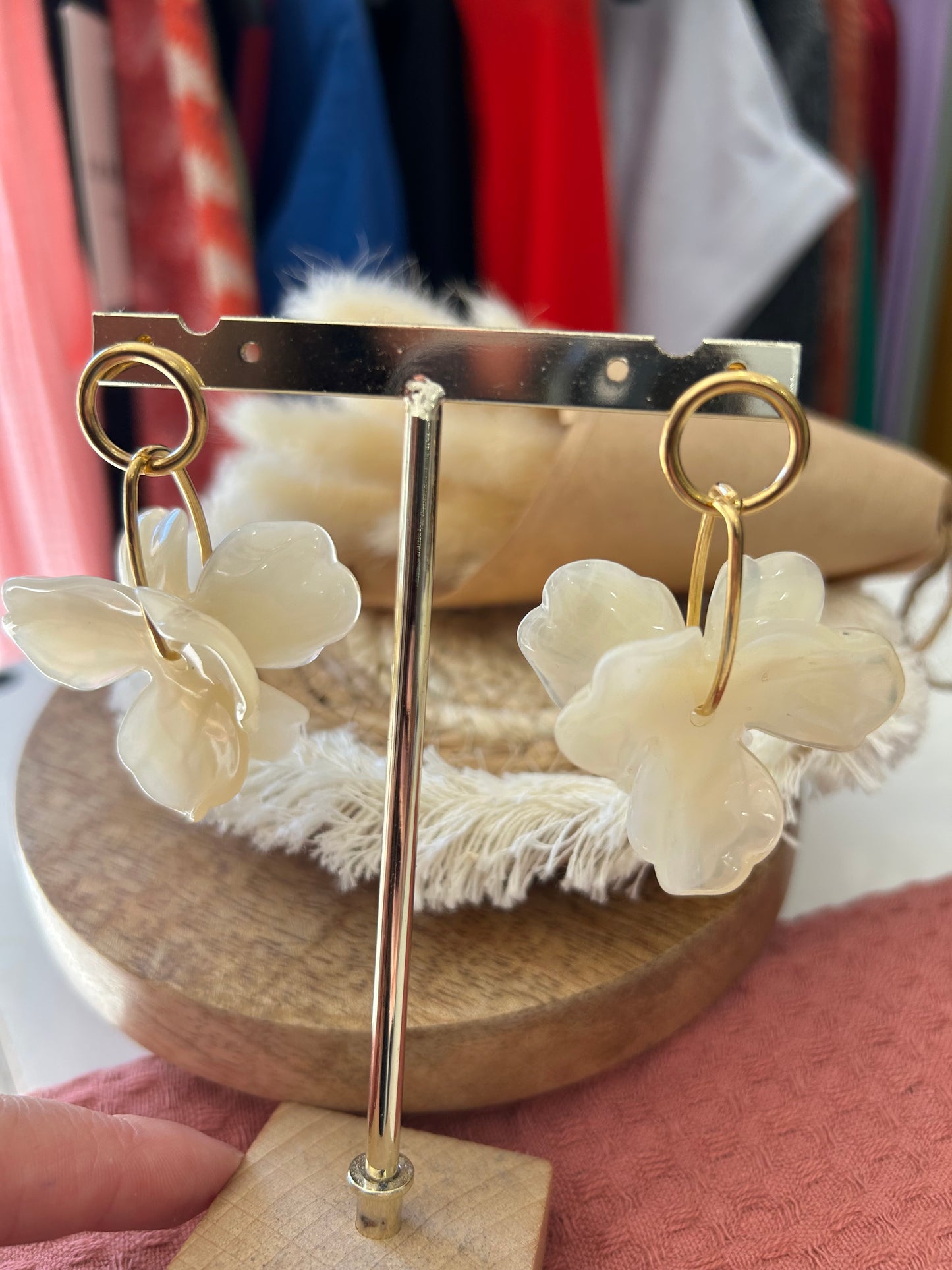 Boucles d’oreilles Solange blanc cassé